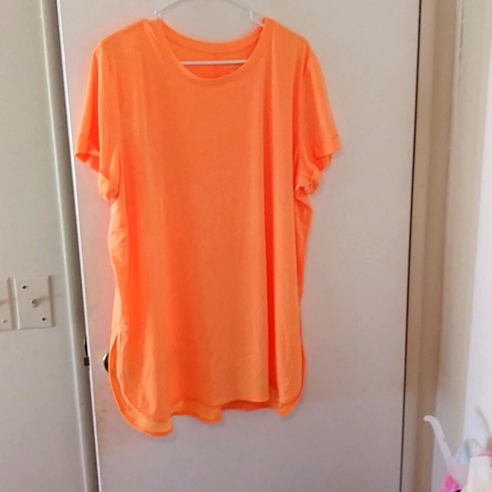 Tek gear workout shirt